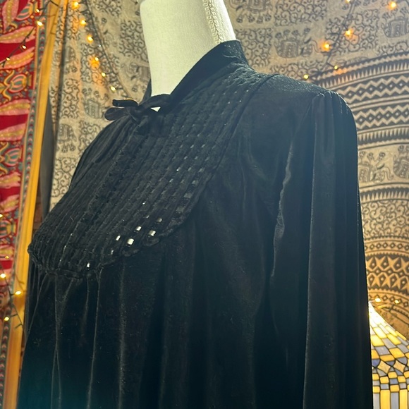 Heather Velour Robe Housecoat Lounging Gown Black Size 40” Bust - Picture 4 of 9